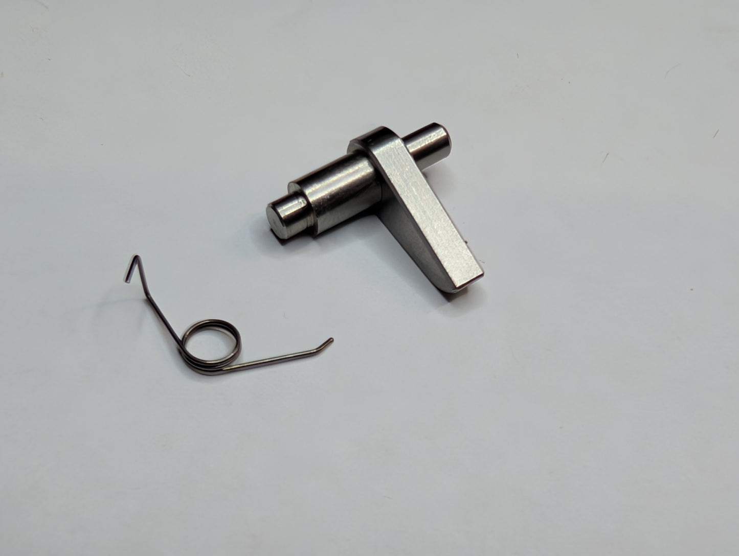 Anti-reverse latch and spring (V2 - Stainless steel)